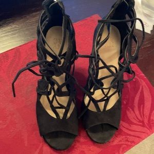 NY&CO Blk strappy heels 👠 🔥